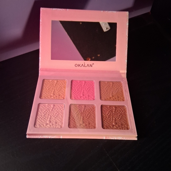 Mysterious I Face Palette - Pink - Picture 3 of 4